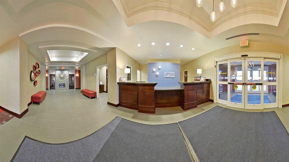 Holiday Inn Express Hotel & Suites Detroit-Utica By Ihg Exterior photo