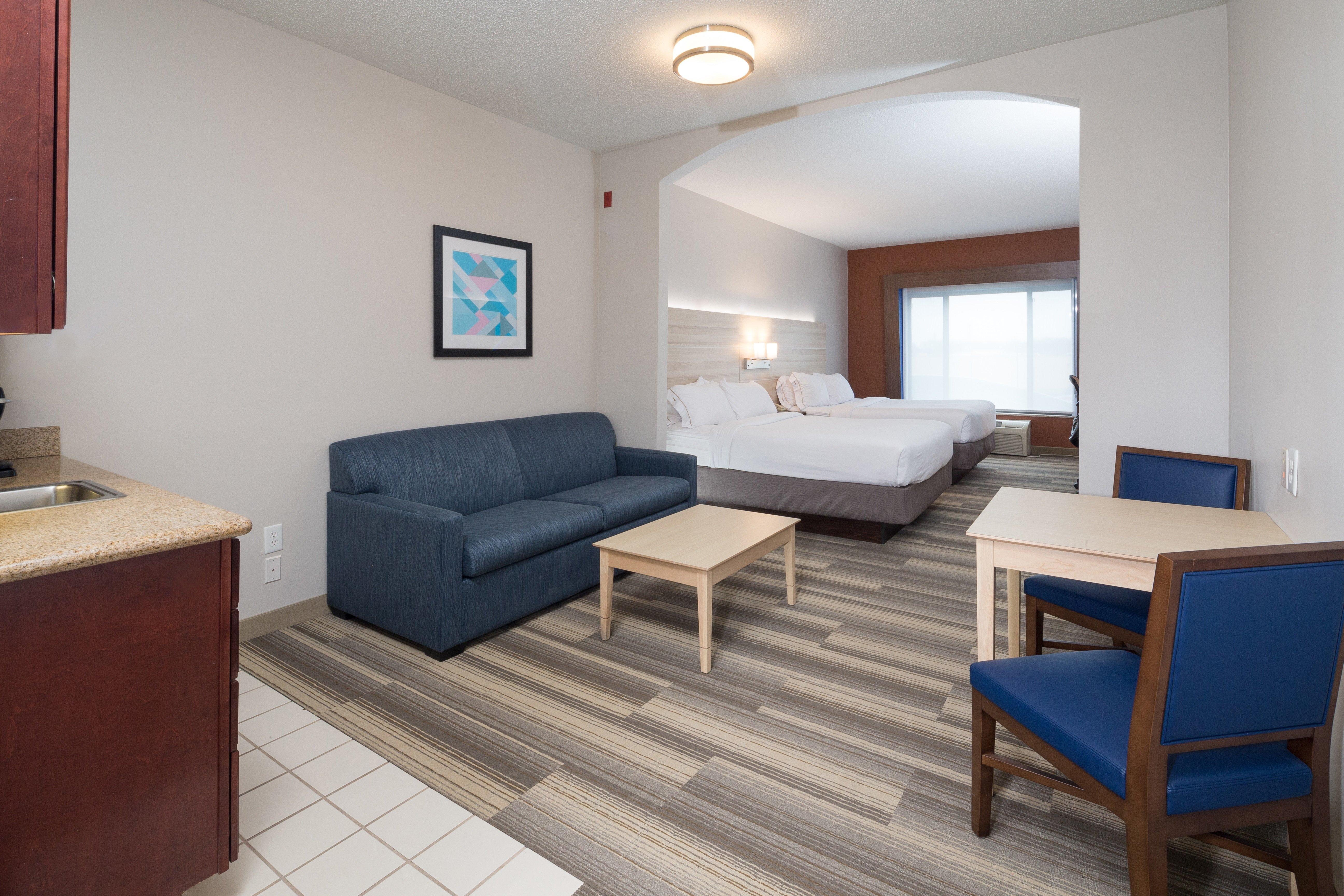 Holiday Inn Express Hotel & Suites Detroit-Utica By Ihg Exterior photo