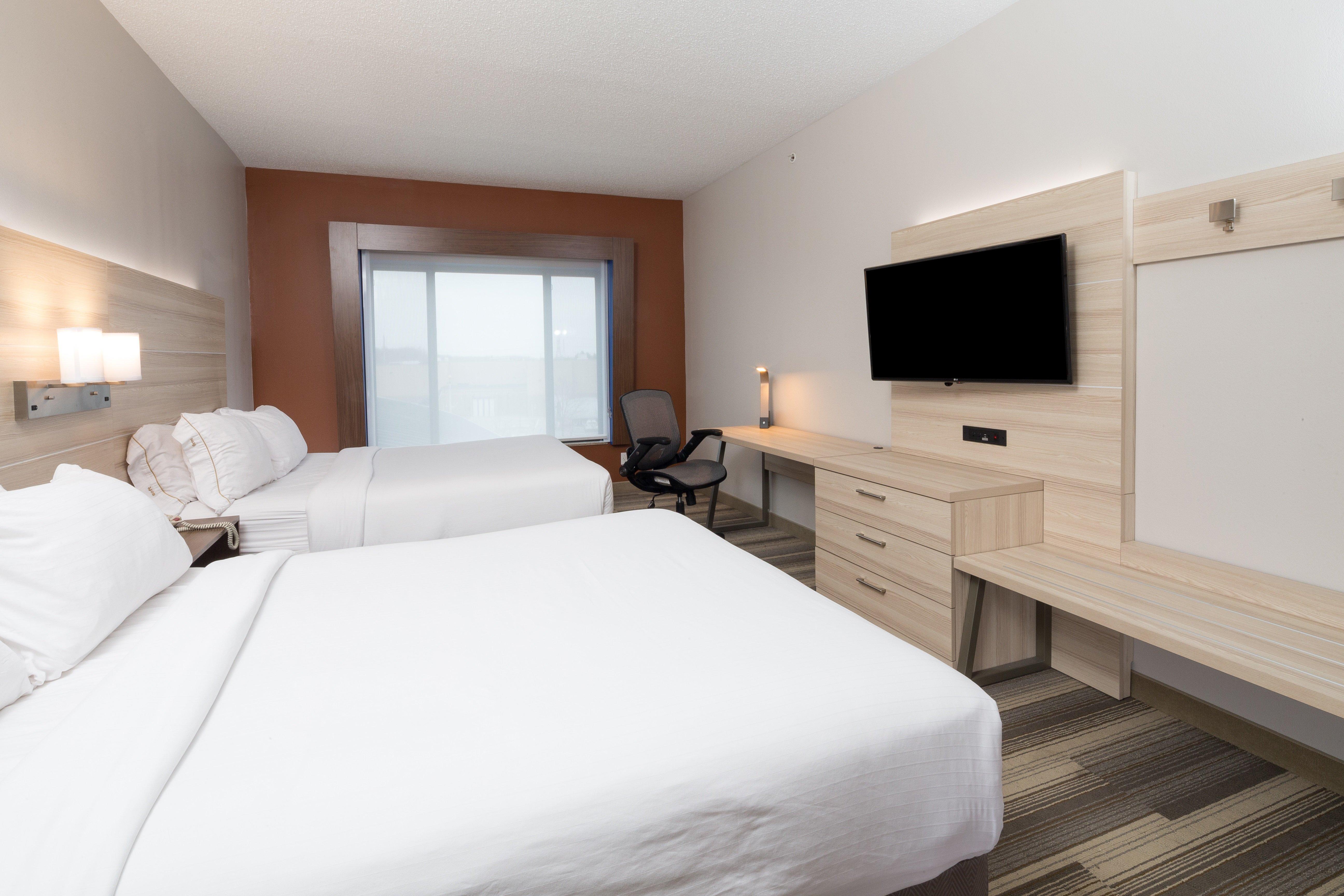 Holiday Inn Express Hotel & Suites Detroit-Utica By Ihg Exterior photo