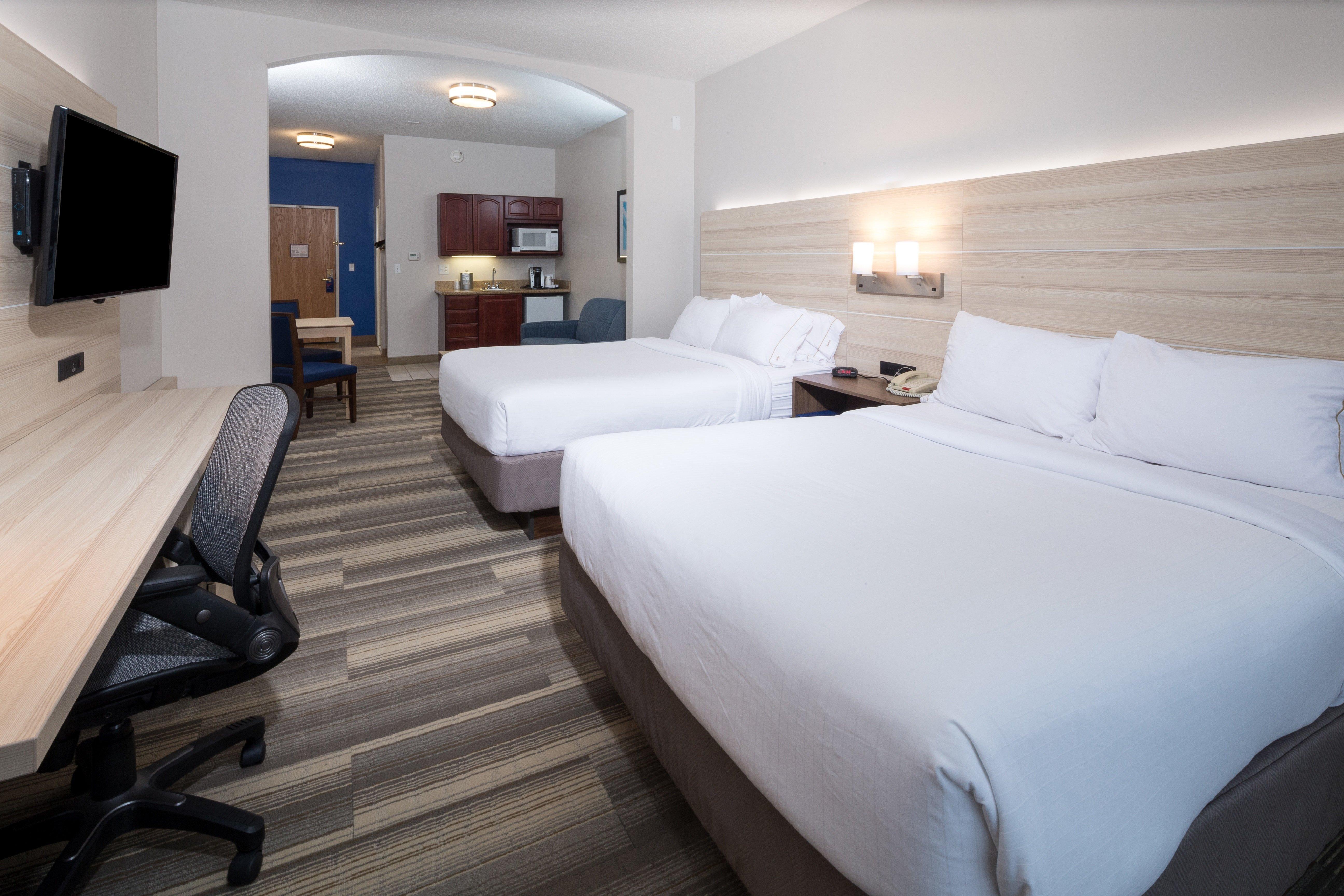 Holiday Inn Express Hotel & Suites Detroit-Utica By Ihg Exterior photo