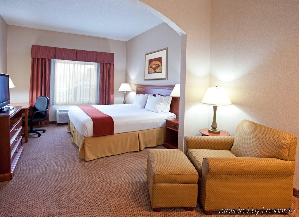 Holiday Inn Express Hotel & Suites Detroit-Utica By Ihg Exterior photo