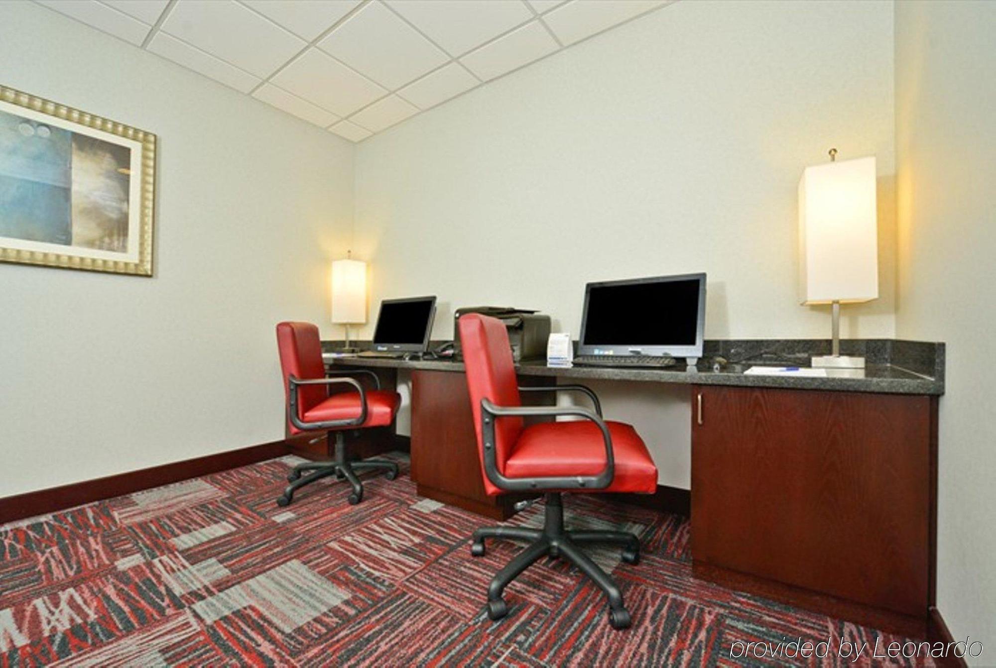 Holiday Inn Express Hotel & Suites Detroit-Utica By Ihg Exterior photo